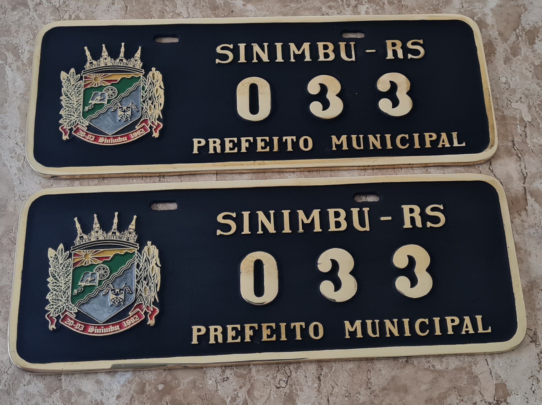 Placa de Carro em Bronze Fundido