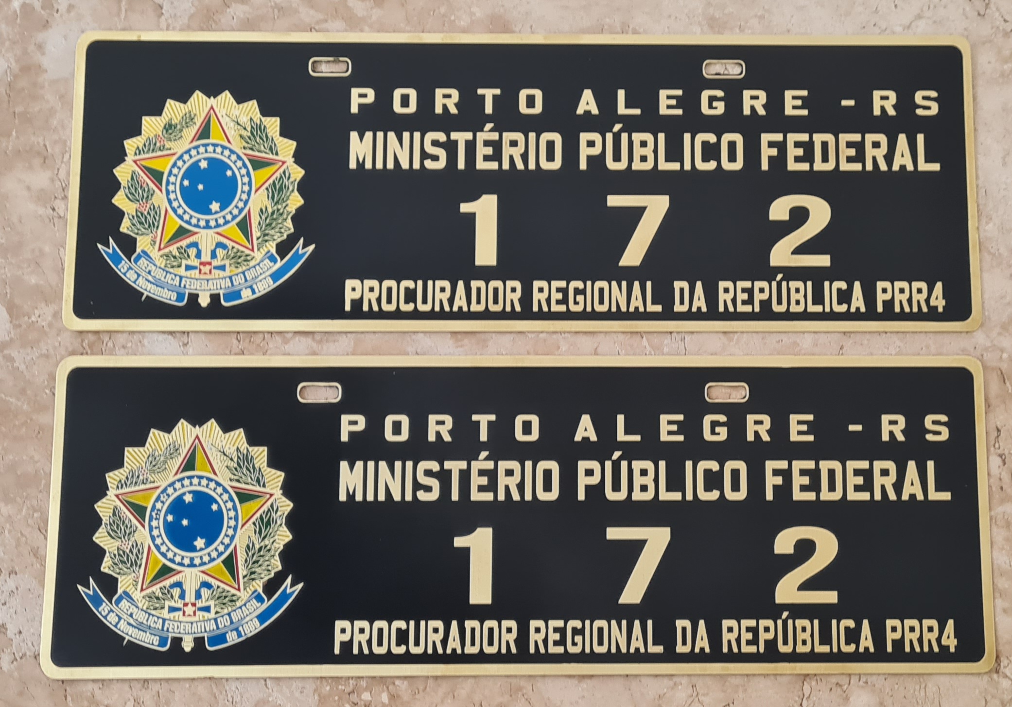 PLACA DE CARRO OFICIAL EM BRONZE FUNDIDO