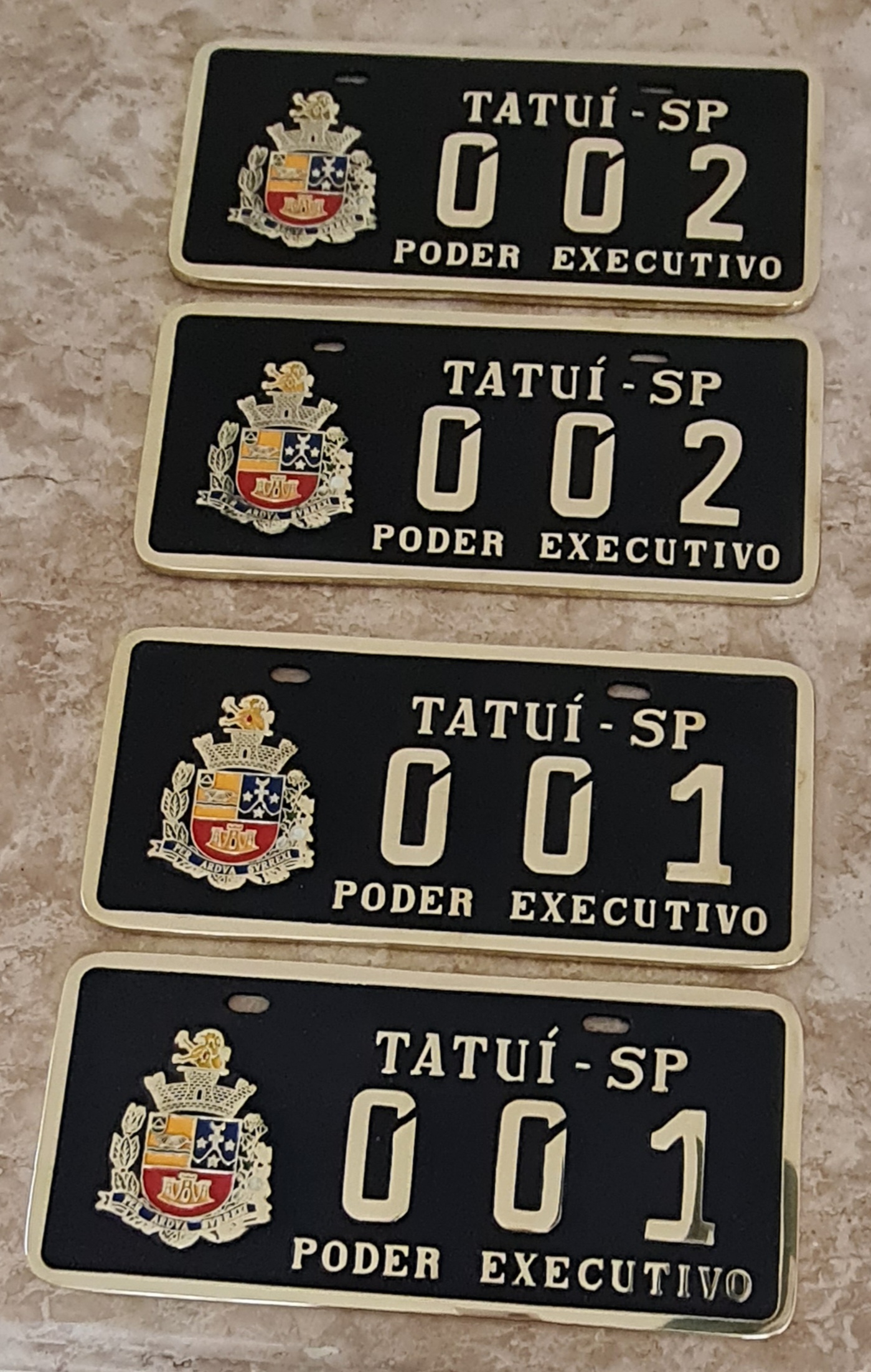 Placa de Carro em Bronze Fundido