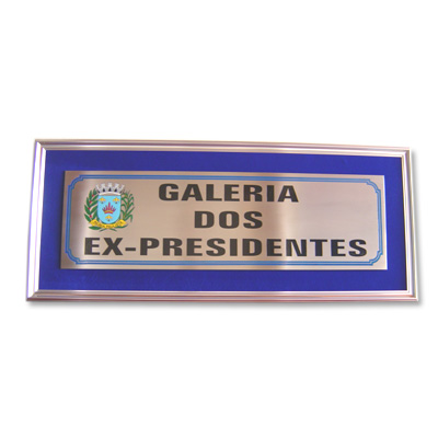 PLACA DE AO INOX COM VELUDO E MOLDURA